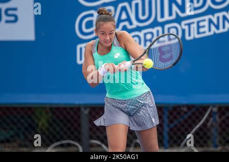 HUA HIN, THAILAND - OCTOBER 5:  Lesley Pattinama-Kerkhove from The Netherlands during the first round against Zongyu Li from China at the CAL-COMP & XYZPRINTING ITF WORLD TENNIS TOUR 2022 at TRUE ARENA HUA HIN on October 5, 2022 in HUA HIN, THAILAND (Photo by Peter van der Klooster/Alamy Live News) Stock Photo