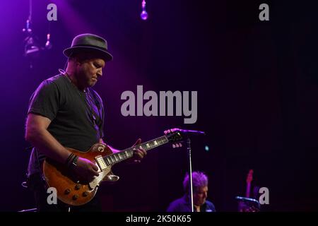 Roma, Italy. 04th Oct, 2022. Dan Vickrey during the Concert of Counting Crows The Butter Miracle Tour on October 4, 2022 at the Auditorium Parco della Musica in Rome, Italy. Credit: Independent Photo Agency/Alamy Live News Stock Photo