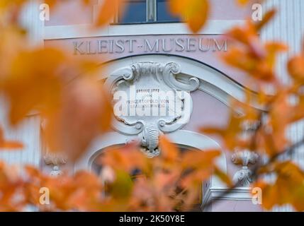 05 October 2022, Brandenburg, Frankfurt (Oder): Autumn atmosphere in front of the Kleist Museum building. Was Heinrich von Kleist a romantic? From October 8, 2022 to January 15, 2023, the Kleist Museum will explore this question in the new special exhibition 'Kleist romantically'. Although the Frankfurt poet cannot be assigned to any particular era, the exhibition shows parallels as well as differences to Romantic contemporaries such as Joseph von Eichendorff or E.T.A. Hoffmann. With the help of various interactive stations, texts, images and installations, visitors can see for themselves how Stock Photo