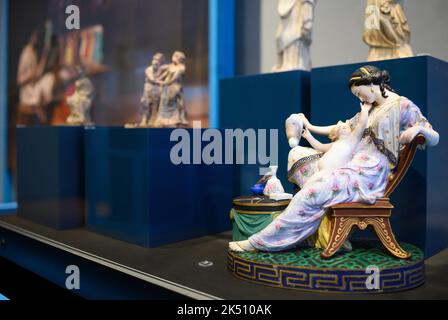 Berlin, Germany. 05th Oct, 2022. Clay figurines stand in the exhibition 'Class and Mass. The World of Greek Clay Figures' at the Altes Museum in display cases. Based on 56 selected exhibits, the special exhibition of the Collection of Classical Antiquities from 07.10.2022 to 02.07.2023 provides insight into the diverse world of ancient clay figures. Credit: Bernd von Jutrczenka/dpa/Alamy Live News Stock Photo