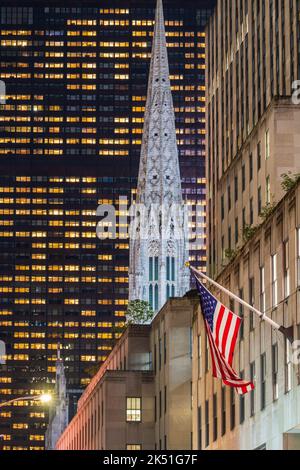 Night view of St. Patrick's Cathedral, Manhattan, New York, USA Stock Photo