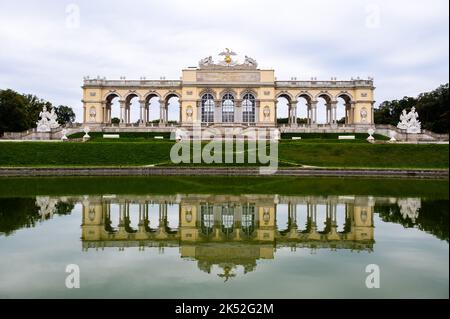 The Gloriette in the Schonbrunn Palace Garden, Vienna, Austria Stock Photo