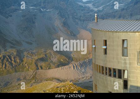 Switzerland, Valais, Entremont valley, Vélan range, Vélan hut built in 1993 Stock Photo