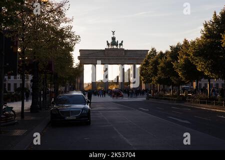 Berlin, Germany. 05th Oct, 2022. The Brandenburg Gate in Berlin at sunset on October 5, 2022. (Photo by Michael Kuenne/PRESSCOV/Sipa USA) Credit: Sipa USA/Alamy Live News Stock Photo