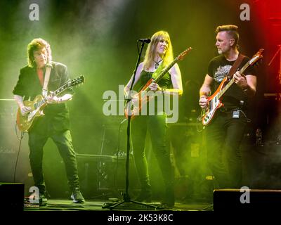 Steve Hackett & Amanda Lehmann on guitars, Jonas Reingold on bass Stock Photo