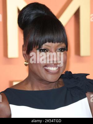 Oct 03, 2022 - London, England, UK - Viola Davis attending The Woman King UK film premiere, Odeon Luxe Leicester Square Stock Photo