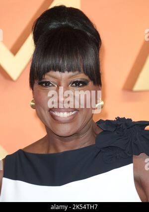 Oct 03, 2022 - London, England, UK - Viola Davis attending The Woman King UK film premiere, Odeon Luxe Leicester Square Stock Photo