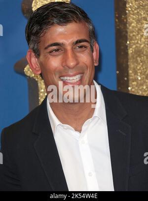 Oct 05, 2022 - London, England, UK - Rishi Sunak attending 66th BFI London Film Festival Opening Gala - World Premiere of Roald Dahl's Matilda The Mus Stock Photo