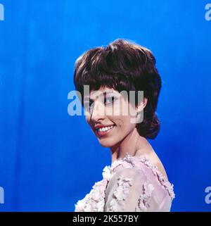 Bunte Notenschau, Unterhaltungsshow, Deutschland 1970, Mitwirkende: Tonia, flämische Sängerin. Stock Photo