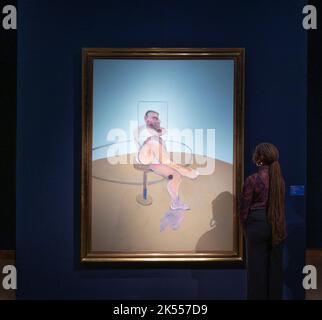 Christie’s, London, UK. 6 October 2022. Christie’s previews two Evening Sales as the focal point of its Frieze Week programme on 13th October: 20th/21st Century: London Evening Sale. Image: Francis Bacon, Painting 1990, 1990, estimate: £7,000,000-£9,000,000. Credit: Malcolm Park/Alamy Live News Stock Photo