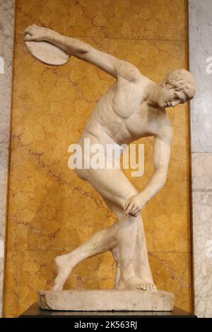 Ancient Greek statue: Discobolus, by Myron, Vatican City 1930s Stock ...