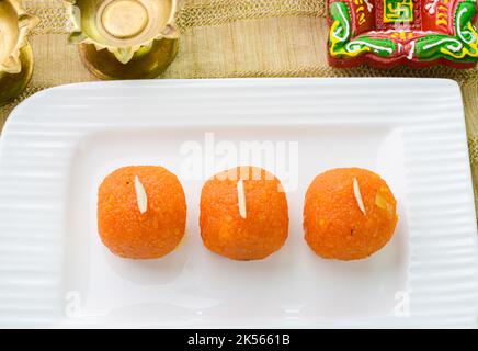 लड्डू में निकली फंफूद, कोर्ट ने लगाया जुर्माना - Fungus in laddu: Court  takes sweet-maker to task - Navbharat Times