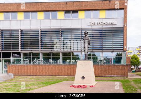 Broadway Theatre provides access to arts facilities in Barking East London with statue of Job Henry Charles Drain VC Stock Photo