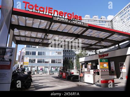 Paris, France. 6th Oct, 2022. A temporarily closed Total Energies gas station is seen in Paris, France, Oct. 6, 2022. Credit: Gao Jing/Xinhua/Alamy Live News Stock Photo