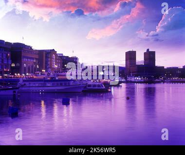 PIPERVAKA WATERFRONT CITY HALL OSLO NORWAY Stock Photo