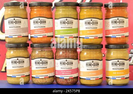 France, Cote d'Or, Fleurey sur Ouche, Dijon mustards with curry, Provencal, blackcurrant, honey, nuts, pepper... from the Reine de Dijon brand made on site (since 1840) with mustard seeds French and without preservatives Stock Photo