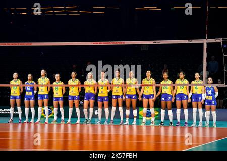 ROTTERDAM, NETHERLANDS - OCTOBER 6: Gabriela Braga Guimaraes of Brasil, Nyeme Victoria Alexandre Costa Nunes of Brasil, Caroline De Oliveira Saad Gattaz of Brasil, Macris Fernanda Silva Carneiro of Brasil, Priscilac Zalewski Daroit Moreira of Brasil, Rosamaria Montibeller of Brasil, Roberta Silva Ratzke of Brasil, Lorena GiovanaViezel of Brasil, Kisy Nascimento of Brasil, Julia Gambatto Kudiess of Brasil, Lorenne Geraldo Teixeira of Brasil, Tainara Lemes Santos of Brasil, Ana Carolina Da Silva of Brasil and Natalia Araujo of Brasil line up for the national anthem during the Pool E Phase 2 matc Stock Photo