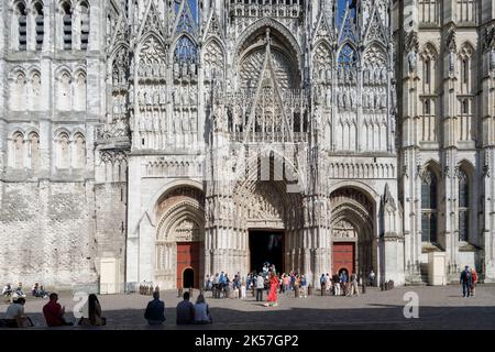 France, Seine-Maritime, Rouen, Notre-Dame Cathedral, esplanade and west facade with the main portal Stock Photo