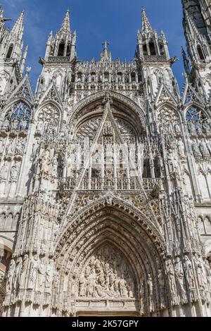 France, Seine-Maritime, Rouen, Notre-Dame Cathedral, west facade with the main portal, decorated with a tympanum representing a Tree of Jesse Stock Photo