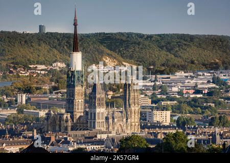 France, Seine-Maritime, Rouen, view from Mont-Saint-Aignan, Notre-Dame Cathedral, west façade and main portal, abandonned Tour des Mutuelles-Unies in the background dominating the Seine valley from Belbeuf Stock Photo