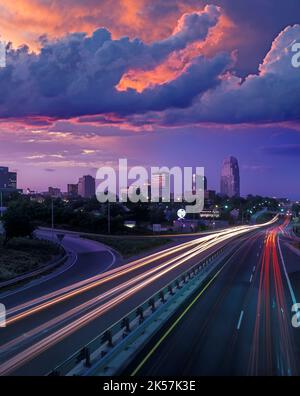 2003 HISTORICAL INTERSTATE 40 BUSINESS LOOP DOWNTOWN SKYLINE WINSTON SALEM NORTH CAROLINA USA Stock Photo