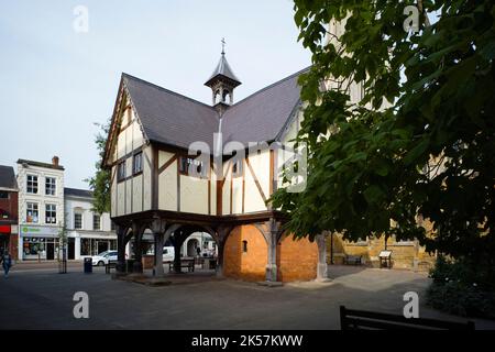 The Old Grammar School building in the centre of Market Harborough was built above the buttermarket in 1614 Stock Photo