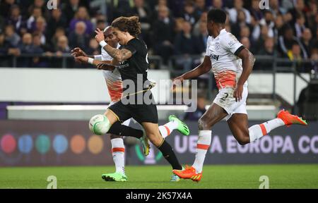 Brussels, Belgium, 06 October 2022, Anderlecht's Fabio Silva and West Ham's Angelo Ogbonna fight for the ball during a soccer game between Belgian RSC Anderlecht and British West Ham United FC, on Thursday 06 October 2022 in Anderlecht, Brussels, Belgium, on day three in the group stage of the UEFA Conference League. BELGA PHOTO VIRGINIE LEFOUR Stock Photo