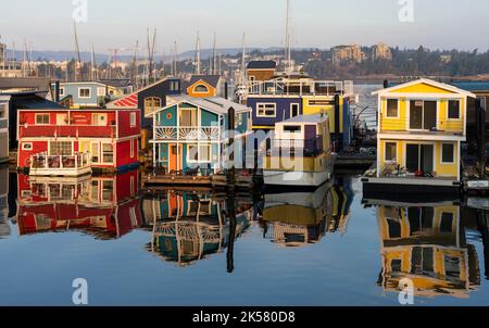 Colorful float homes at Fisherman's Wharf in the harbour at Victoria, British Columbia, Canada. Stock Photo