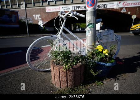 Cologne, Germany October 06, 2022: Ghost Bike roadside memorial in cologne ehrenfeld Stock Photo