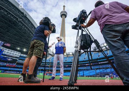 May 21, 2022, TORONTO, ON, CANADA: Toronto Blue Jays pitcher Jordan Romano  (68) works against the Cincinnati Reds during ninth inning MLB interleague  baseball action in Toronto, Saturday, May 21, 2022. (Credit