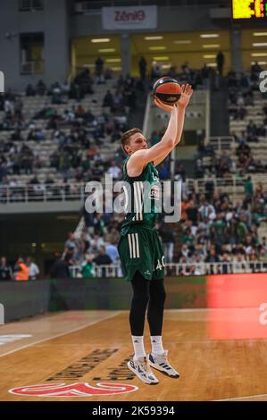 Athens, Lombardy, Greece. 6th Oct, 2022. 40 MARIUS GRIGONIS of Panathinaikos Athens BC shooting during the Turkish Airlines Euroleague Basketball match between Panathinaikos BC and Real Madrid at OAKA ALTION Arena on October 6, 2022 in Athens, Greece. (Credit Image: © Stefanos Kyriazis/ZUMA Press Wire) Stock Photo