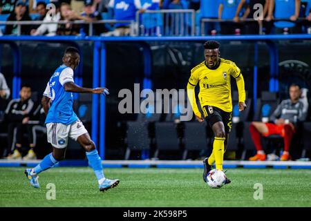 Charlotte, NC, USA. 5th Oct, 2022. Columbus Crew midfielder Derrick Etienne (22) with the ball during the second half the Major League Soccer match up at Bank of America Stadium in Charlotte, NC. (Scott KinserCal Sport Media). Credit: csm/Alamy Live News Stock Photo