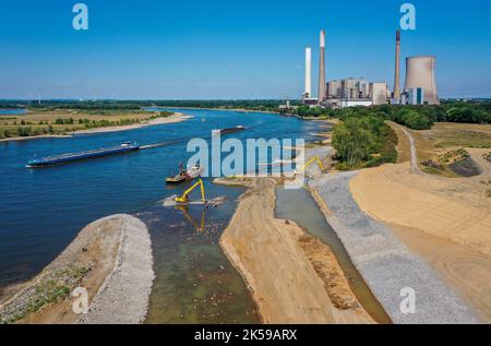 09.08.2022, Germany, North Rhine-Westphalia, Dinslaken - Emscher discharge into the Rhine. Construction site of the new Emscher river mouth in front o Stock Photo