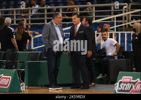 Athens, Greece. 06th Oct, 2022. Marshall Glickman, CEO of Euroleague Basketball (R) and Vassileios Parthenopoulos (L), President of Panathinaikos Athens, react during the 2022/2023 Turkish Airlines EuroLeague Regular Season Round 1 match between Panathinaikos Athens and Real Madrid at OAKA on October 06, 2022 in Athens, Greece. Credit: Independent Photo Agency/Alamy Live News Stock Photo