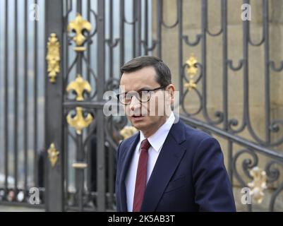 Prague, Czech Republic. 07th Oct, 2022. Poland's Prime Minister Mateusz Morawiecki arrives to the EU informal summit at the Prague Castle, Czech Republic, on October 7, 2022. Credit: Michal Krumphanzl/CTK Photo/Alamy Live News Stock Photo