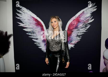 Viktoria Livada aka Livadax3 beim Grand Opening der Beauty-Praxis Medicalthree & Lasernized in der Wildsruffer Straße. Dresden, 02.10.2022 Stock Photo