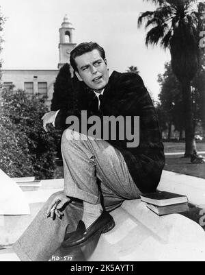 ROBERT WAGNER candid portrait during location filming in Arizona for A KISS BEFORE DYING 1956 director GERD OSWALD novel Ira Levin Crown Productions / United Artists Stock Photo