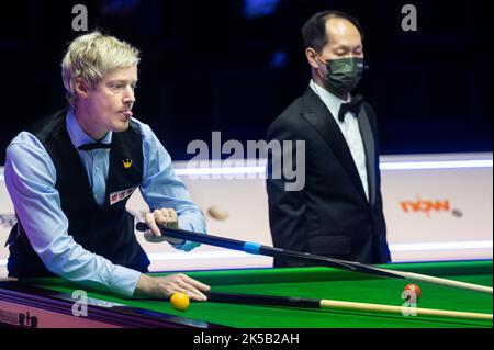 Hong Kong, China. 07th Oct, 2022. Australian player Neil Robertson in action during the third quarter-final match of Hong Kong Masters snooker tournament against Welsh player Mark Williams. (Photo by Miguel Candela/SOPA Images/Sipa USA) Credit: Sipa USA/Alamy Live News Stock Photo
