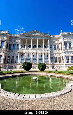 Exterior view of National Palaces Painting Museum at Dolmabahce Palace. Dolmabahce is the largest palace in Istanbul, Turkey. Stock Photo