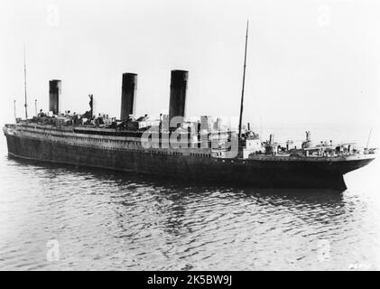 Large Scale Model of the Raised Ship in RAISE THE TITANIC ! 1980 director JERRY JAMESON novel Clive Cussler music John Barry UK-USA co-production ITC Films Stock Photo