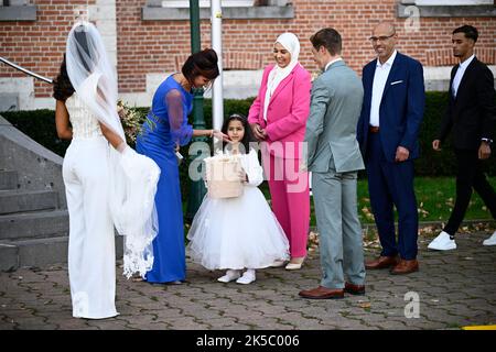 Evenepoel's partner Oumaima Oumi Rayane, Remco's mother Agna Van Eeckhout and relatives of the bride pictured ahead of the wedding of Belgian cyclist Remco Evenepoel and Oumi Rayane, Friday 07 October 2022 in Dilbeek, Belgium. BELGA PHOTO JASPER JACOBS Stock Photo