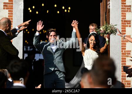 Newly weds Belgian Remco Evenepoel and Oumaima Oumi Rayane pictured after the wedding of Belgian cyclist Remco Evenepoel and Oumi Rayane, Friday 07 October 2022 in Dilbeek, Belgium. BELGA PHOTO JASPER JACOBS Stock Photo