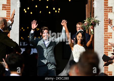 Newly weds Belgian Remco Evenepoel and Oumaima Oumi Rayane pictured after the wedding of Belgian cyclist Remco Evenepoel and Oumi Rayane, Friday 07 October 2022 in Dilbeek, Belgium. BELGA PHOTO JASPER JACOBS Stock Photo