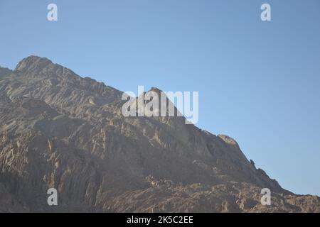 Berg in der Wüstenlandschaft bei Hurghada Stock Photo