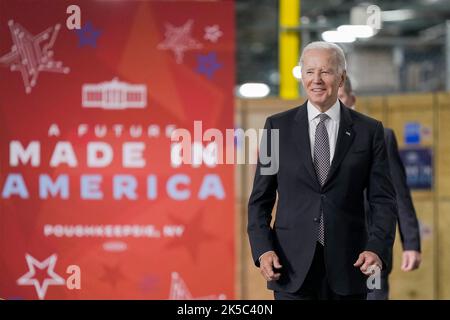 Poughkeepsie, United States. 06th Oct, 2022. U.S. President Joe Biden, arrives to deliver remarks at an IBM facility, October 6, 2022, in Poughkeepsie, New York. Biden championed his CHIPs Act that boosts U.S. semiconductor chip manufacturing as IBM announced plans to invest $20 billion dollars in expanding in the Hudson Valley. Credit: Adam Schultz/White House Photo/Alamy Live News Stock Photo