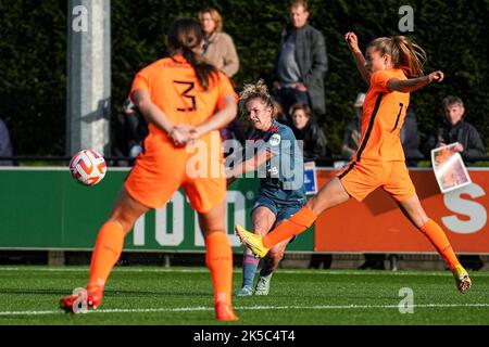 Zeist - Maxime Bennink of Feyenoord V1 during the match between Oranje Vrouwen v Feyenoord V1 at KNVB Campus on 7 October 2022 in Zeist, Netherlands. (Box to Box Pictures/Tom Bode) Stock Photo