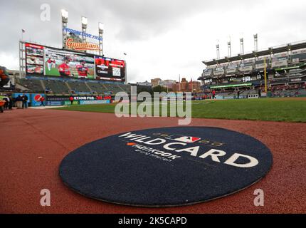 Cleveland, USA. 07th Oct, 2022. Tampa Bay Rays Jose Siri runs the