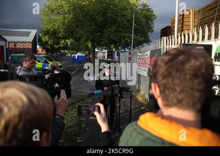 Deputy Chief Constable of Derbyshire Constabulary, Kate Meynell, issues a statement at the scene outside Ascot Drive police station in Derby where a man was taken to hospital after being shot by armed officers. Picture date: Friday October 7, 2022. Stock Photo