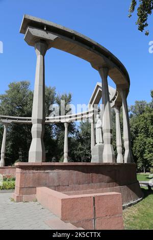 Monument to Kurmanjan Datka -  Tsaritsa of Alai - (1811-1907), Dubovy Park, Chui Avenue, Bishkek, Bishkek City Region, Kyrgyzstan, Central Asia Stock Photo