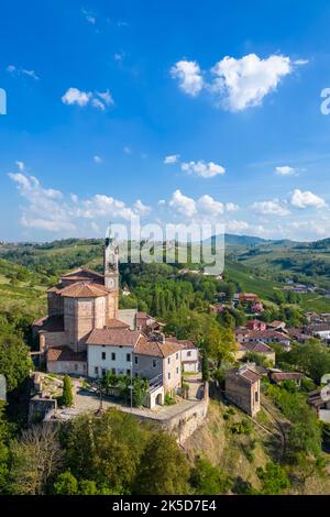 Aerial view of the church and sacred mount of Santuario della Ppassione of Torricella Verzate. Oltrepo Pavese, Province of Pavia, Lombardy, Italy. Stock Photo